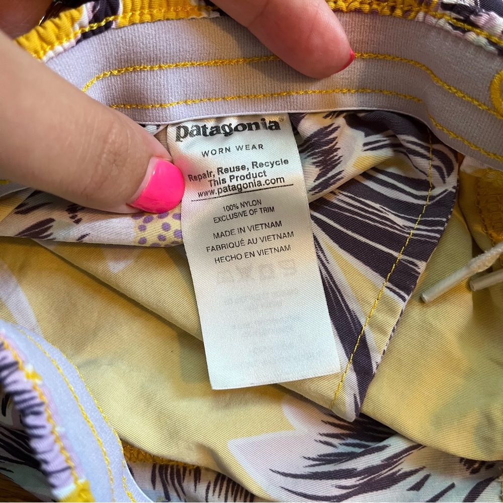 Patagonia yellow floral print shorts size small - Picture 6 of 6